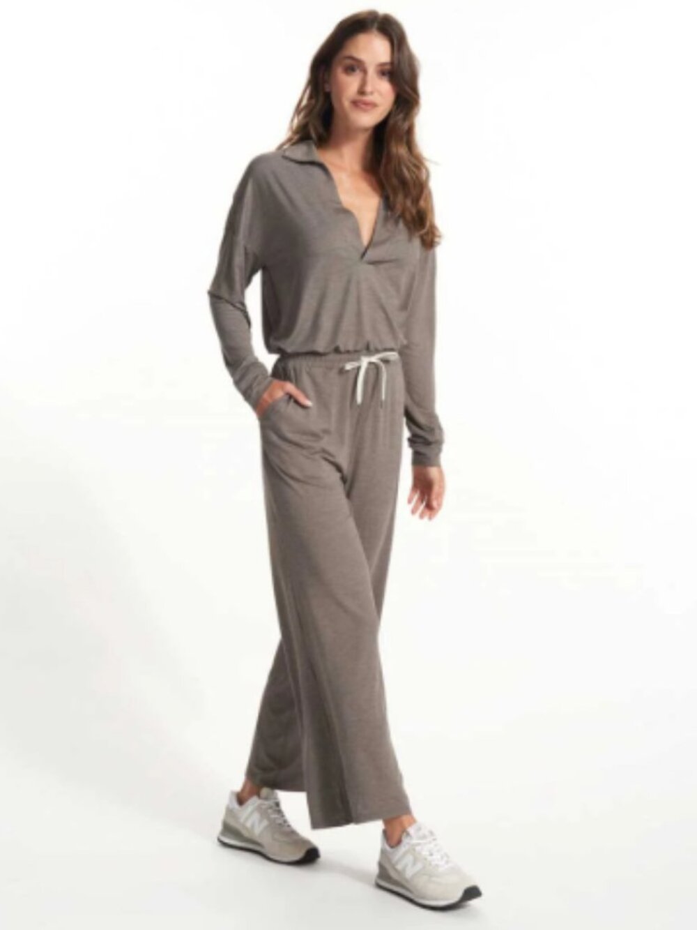NWOT Vuori Women's Lux Intentions Wide Leg Long Sleeve Jumpsuit in Grey